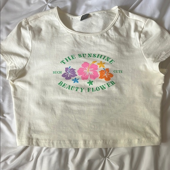 SHEIN Classic White Top - Picture 1 of 3